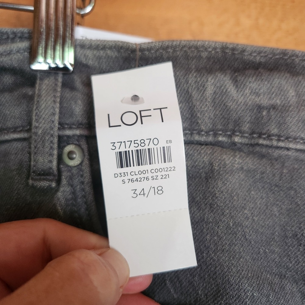 LOFT NWT High Waist The Wide Leg Jeans Gray Stone Wash Whisker Denim Plus Sz 18 - Picture 3 of 10